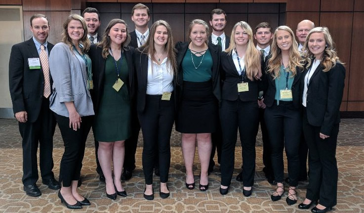 Food and Agriculture Business majors pose for a picture