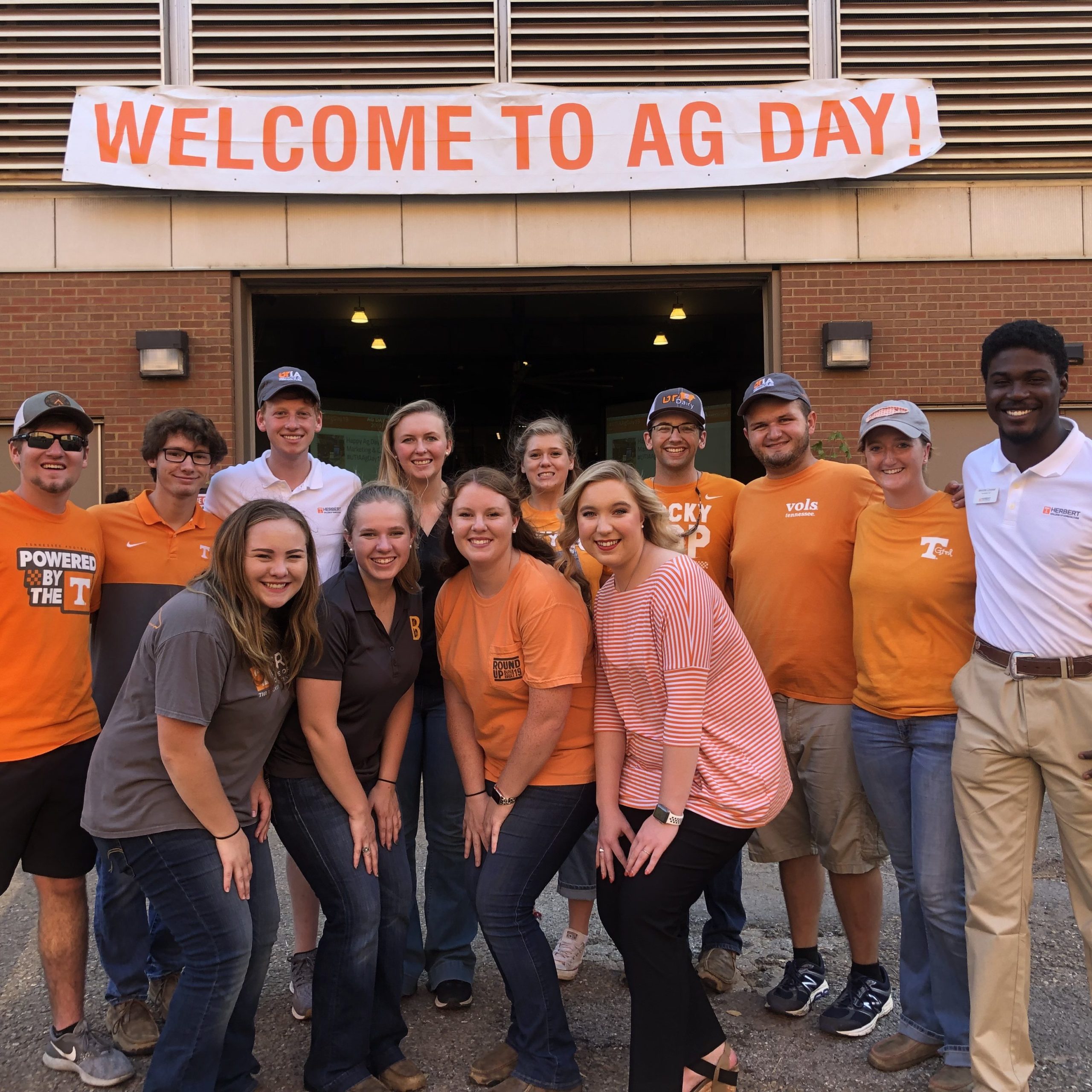 Students gathered in front of Brehm for Ag Day 